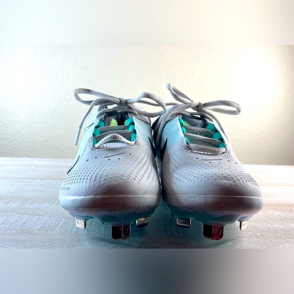 Nike cleats - Picture 2 of 4